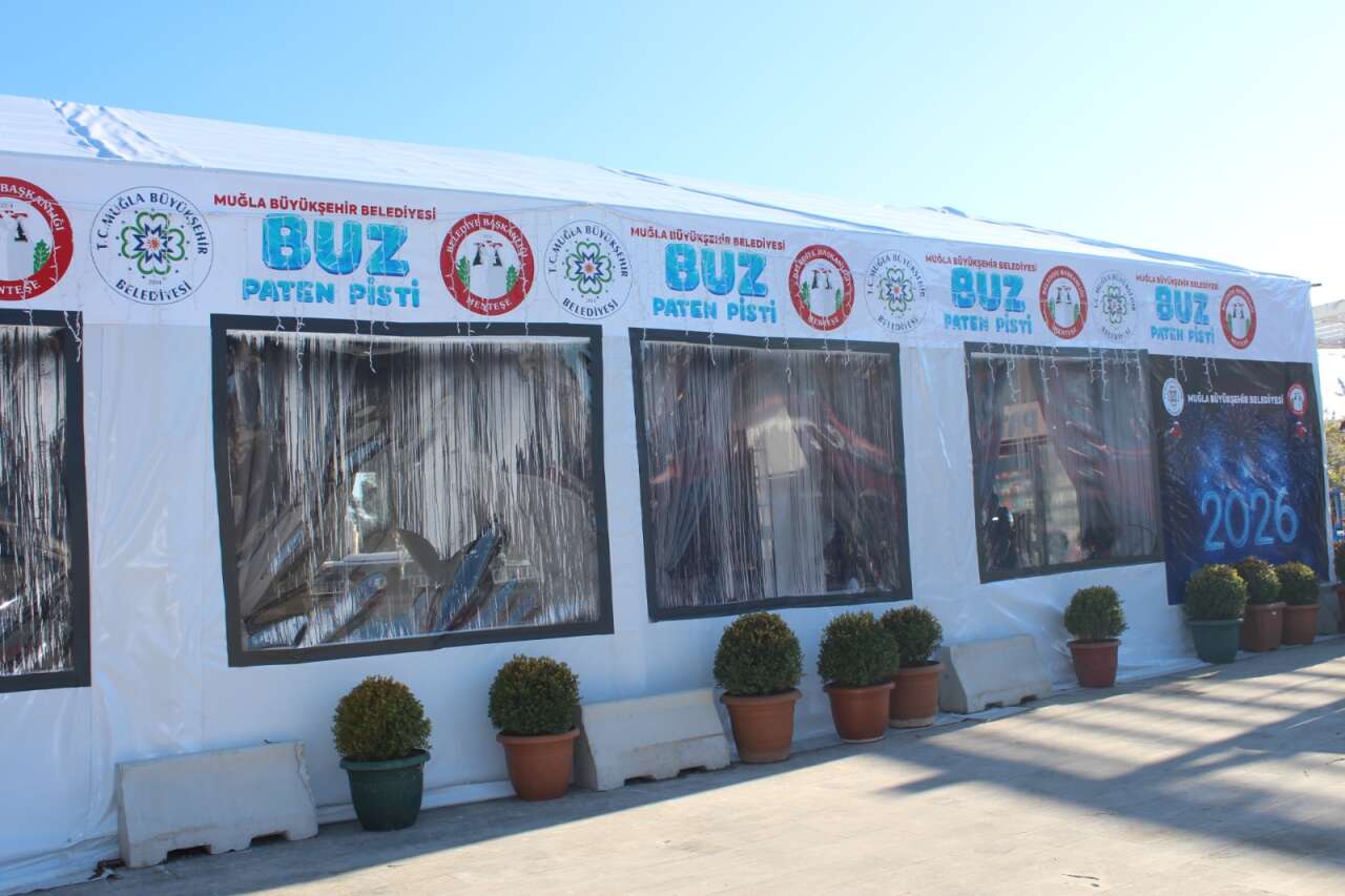 Muğla’da Buz Pisti Hizmete Açıldı: Yılbaşına Kadar Ücretsiz 2